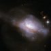 El sistema UGC 5101 está formado por dos galaxias en proceso de coalescencia. La fusión de galaxias deja tras de sí estructuras que conservan durante mucho tiempo información sobre las circunstancias del choque y parece haber desempeñado un papel relevante en la formación del halo de nuestra galaxia. [NASA, ESA, Colaboración Hubble Heritage (STScI/AURA)-ESA/Hubble y A. Evans (Universidad de Virginia en Charlottesville/NRAO/Universidad de Stony Brook)]